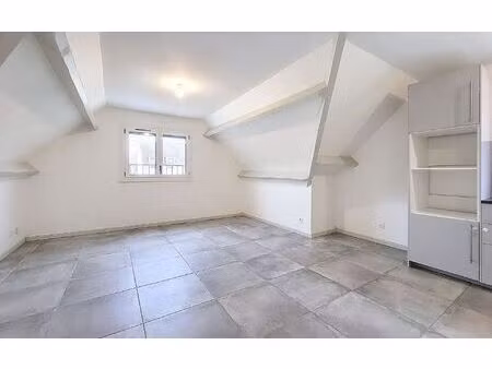 location appartement  m² t-3 à pontcarré  870 €