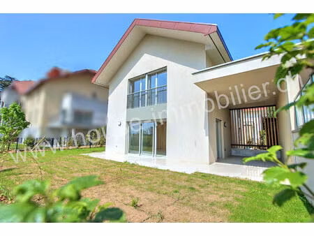 maison neuve contemporaine