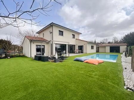 a vendre - belle maison contemporaine avec grand garage