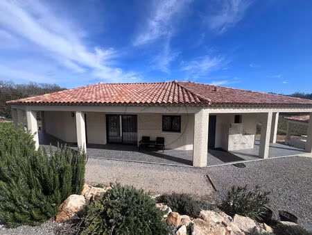 superbe villa contemporaine de plain-pied avec piscine et vue imprenable sur la campagne -