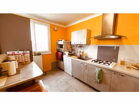 t4 80 m2 lumineux - 3 chambres + 2 balcons + cave - avallon - 700 € cc