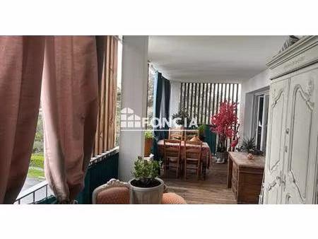 3 pieces avec terrasse cellier et double parking