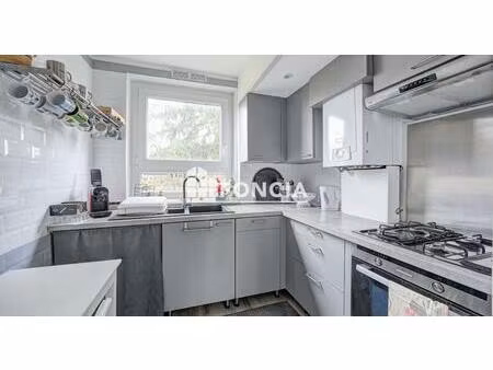 appartement lumineux avec loggia résidence kerana