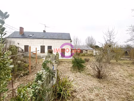 longère en pierre de tuffeau à rafraichir dans le centre de