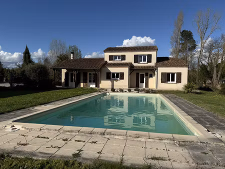 villeneuve sur lot  maison f7 d'environ 164 m2 avec piscine