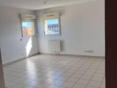 loue appartement dans résidence sécurisée