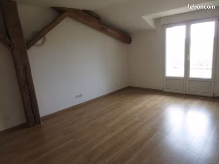 charmant f2 au calme à la campagne  12km de nanc