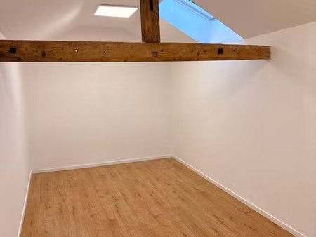 local commercial rénové – 20 m² – emplacement calme centre-ville