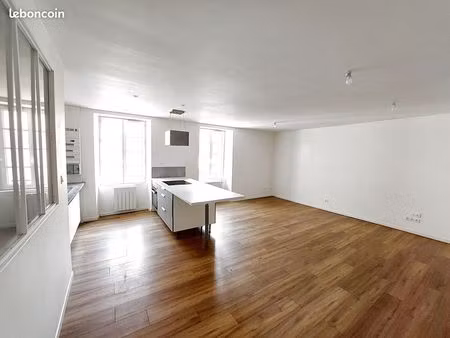 immeuble 90 m² argentre du plessis