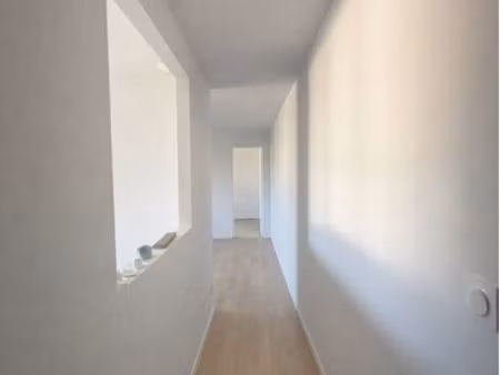 a louer - appartement t2 lumineux - refait a neuf