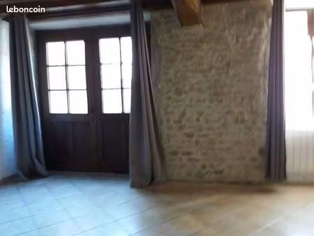 38890 saint chef maison de village sur rue