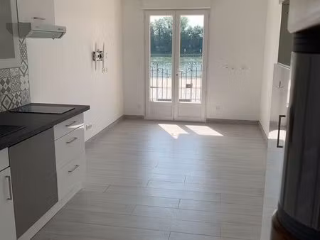 appartement duplex indépendant – vue seine – 5 min à pied de la gare d’ablon (rer c)