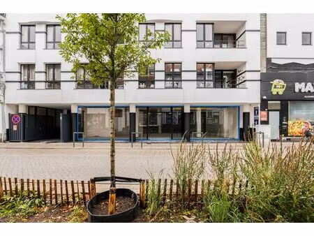 te huur: commerciële ruimte / kantoorruimte