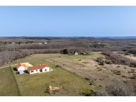 maison de plain-pied (2019) avec 3 chambres  bureau  triple garage.. terrain de 4 040 m²..