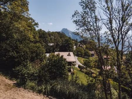 beau terrain constructible idéalement situé sur le coteau sud de verchaix.