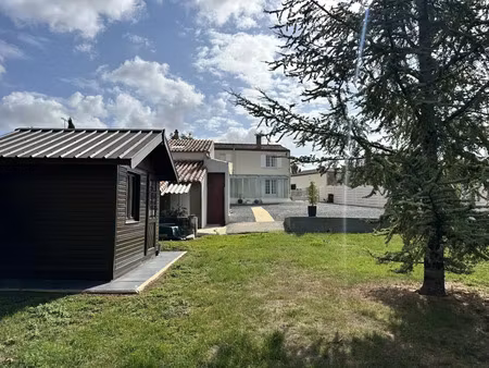 vente maison à maillezais (85420) : à vendre / 130m² maillezais