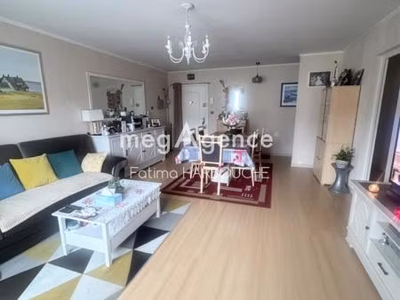 bel appartement t2 dans une charmante copropriété (place de parking +garage+cave)