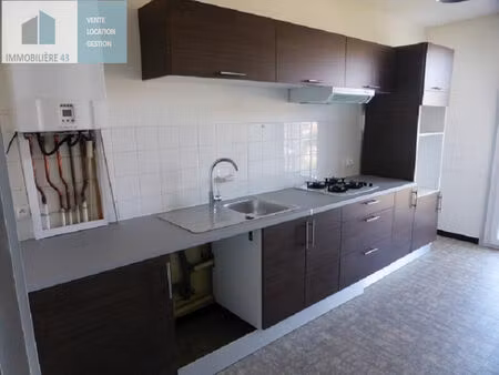 location appartement 3 pièces 72 m² à le puy-en-velay (43000)