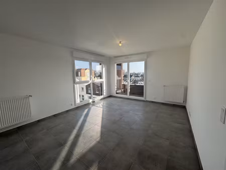 f2 neuf balcon parking