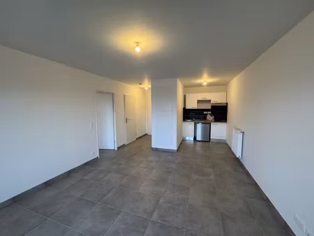 f2 neuf balcon parking