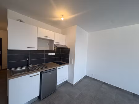 f2 neuf balcon parking