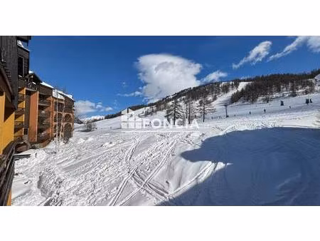 t2 au pieds des pistes