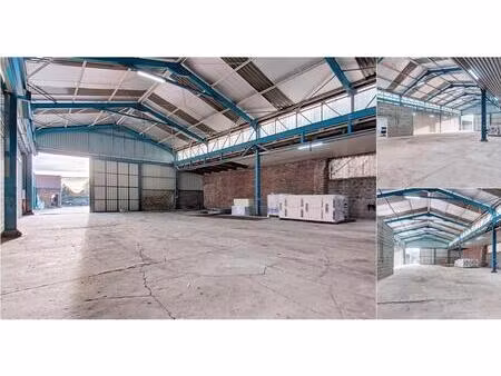 surface industrielle à louer à manage (vbd98905)