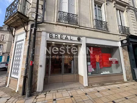 a louer : local commercial en hyper centre de la fleche 133m²