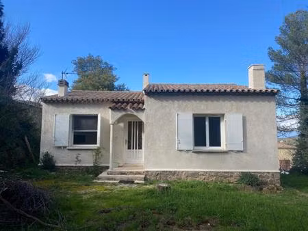 charmante maison individuelle à proximité du centre de la garde freinet