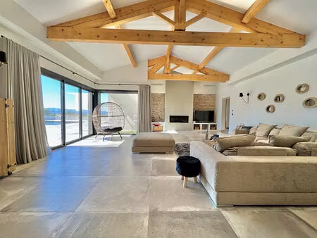 location maison 6 pièces 500 m² à aix-en-provence (13090)