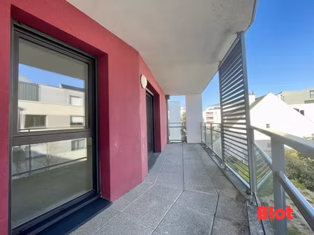 a vendre - appartement t1bis 39.56m² avec balcon et stationnements