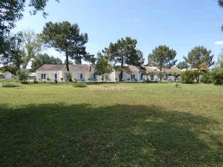 ensemble immobilier d'exception : hôtel-résidence  habitation et grand terrain constructib