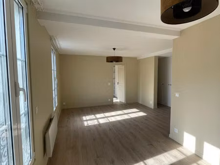 location appartement 2 pièces  41.50m²  le kremlin