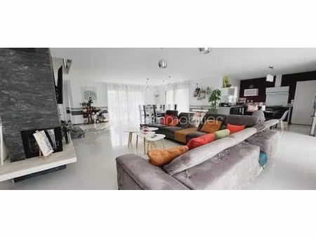 maison de 240 m² à le plessis-trevise