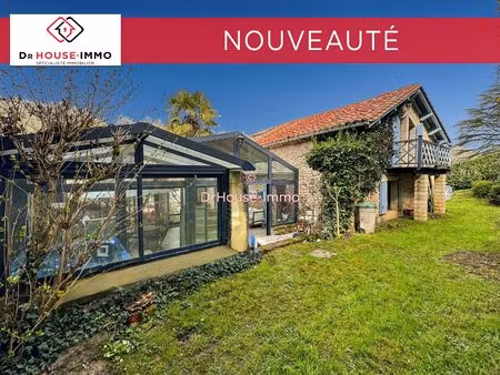 propriété en pierre du xviiiᵉ siècle 250 m² habitables au cœur d'un parc clos de 1 980 m²