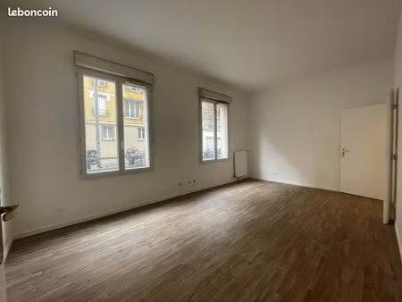 studio 1 pièce 32 m²