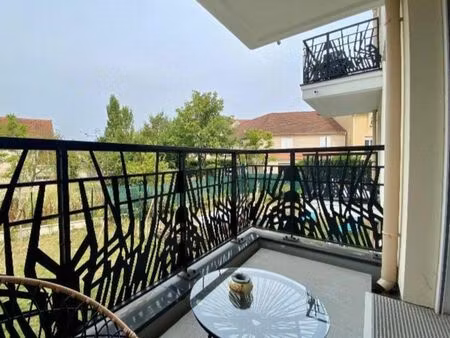 bel apparemment meublé et bien équipé 1400e