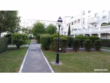 serris f2 57 m² et jardin