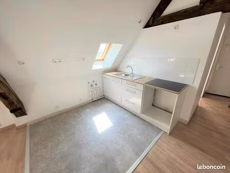 studio 1 pièce 27 m²
