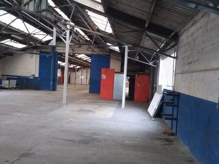 stationnement clos couvert caravane camping car remorque auto