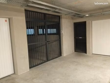 garage fermé – 15 m² – voreppe (vert parc) – rare sur le secteur