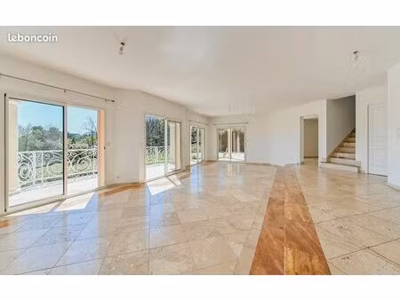 maison 6 pièces 184 m²