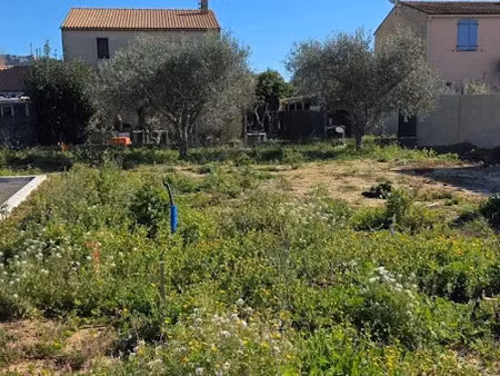 vente terrain 325 m² à la crau (83260)  265 000 €