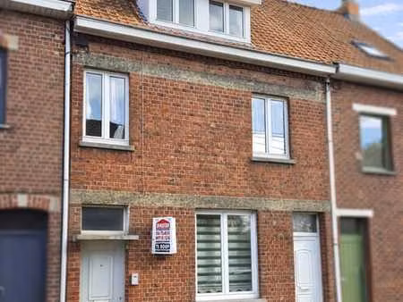 enorm ruime gezinswoning met keuken  badkamer  5 slaapkam...