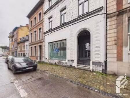 rez-de-chaussée commercial à louer !