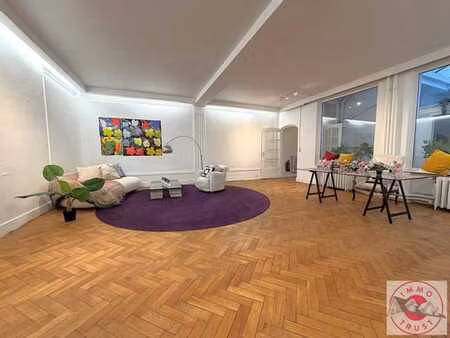 arts loi / bel immeuble de bureaux de 300m²  garage  cuisine