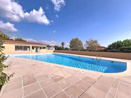 exclusivite quartier saint philippe : 2p avec terrasse garage et piscine !