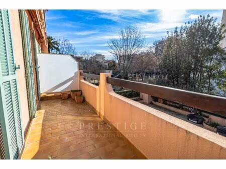 juan les pins  2/3 pièces meublé terrasse  garage