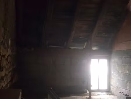 vente immeuble 3 pièces 145 m² à montignac (24290)  60 000 €