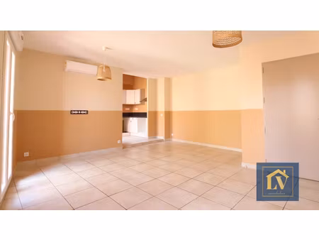 a louer appartement t3 duplex avec terrasse et cave en centre ville